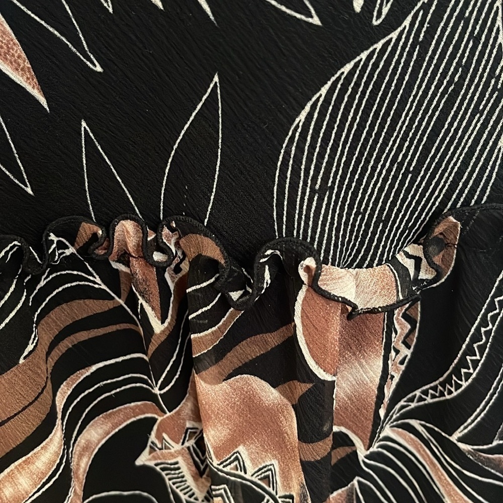 Black and tan double V neck dress with leaf pattern and rows of ruffles. 16W - Picture 9 of 11